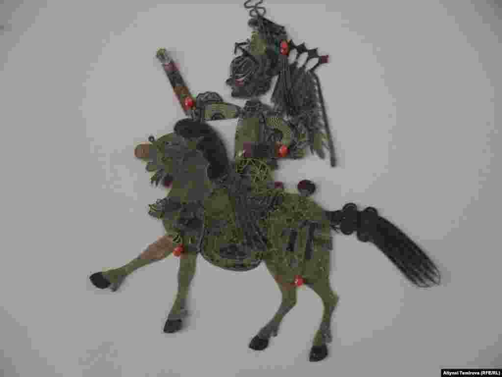 Жасалгачан аскер адамы.