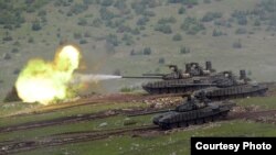 Stërvitjet ushtarake të Serbisë në rrafshnaltën e Peshterit. 24 qershor, 2021