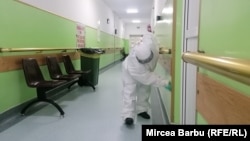 În secțiile ATI sunt internate peste 1.200 de persoane 