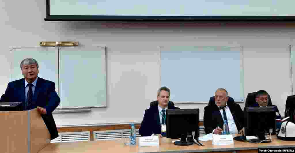 На трибуне - Александр Жирков, историк и государственный деятель народа саха. ГАГУ.&nbsp; 13.9.19.&nbsp;