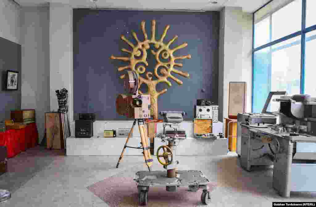 "Кыргызфильм" киностудиясынын музейинин ички көрүнүшү&nbsp;