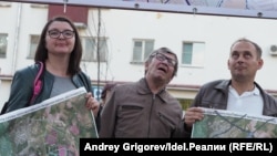 Жители Салмачей на митинге в Дербышках