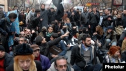 Акция протеста в центре Еревана, 2 декабря 2013 г․