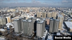 Скрябин көчөсүндө курулган Мамлекеттик ипотекалык компаниянын жети турак жайы. Бишкек.