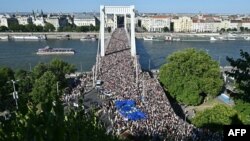 ЛГБТ маршы. Будапешт, Венгрия. 28-июнь, 2025-жыл.