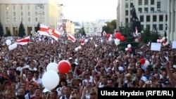 Минскидеги миңдеген киши катышкан жүрүш, 16-август, 2020-жыл.