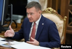 7 ივლისს რუსული სახელმწიფო მედიიდან გაირკვა, რომ თავი მოიკლა რუსეთის ტრანსპორტის მინისტრმა, რომან სტაროვოიტმა