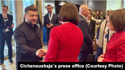 Уладзімір Зяленскі, Сьвятлана Ціханоўская, Мая Санду на саміце ў Тыране ў траўні 2025 году. Ілюстрацыйнае фота 