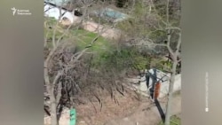 Мэрия Киргизиядагы үйлөрдүн короолорун бузууга киришти 