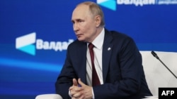 Ռուսաստանի նախագահ Վլադիմիր Պուտինը «Վալդայ» ակումբում քննարկման ժամանակ, Սոչի, 2-ը հոկտեմբերի, 2025թ. 