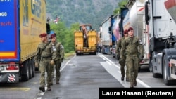 Pjesëtarë të misionit të KFOR-it në Jarinjë më 28 shtator 2021. 
