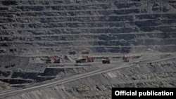 "Кумтөр" алтын кени.