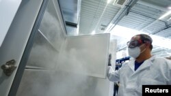 Svaka od odabranih vakcina mora da se skladišti na veoma niskim temperaturama, poput Pfizerove za koju je potrebna temperatura i do -70 stepeni celzijusa.