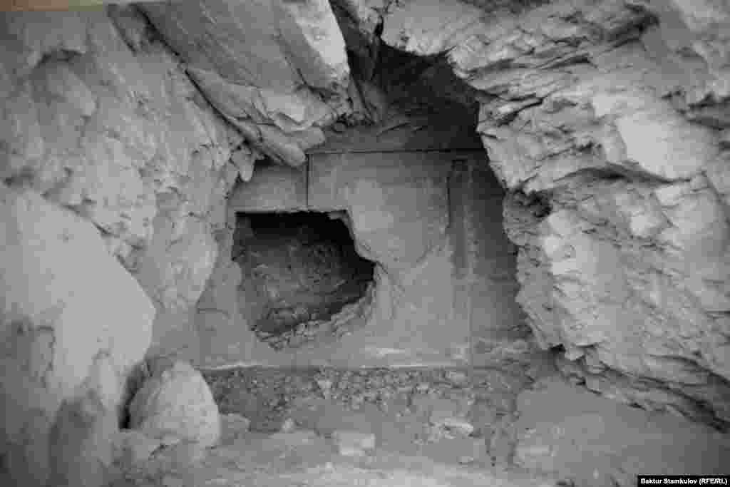 Фотограф Болот Исабековдун "Кажы-Сай.Палимпсест" сериясынан. Санарип сүрөт, 2020-жыл.