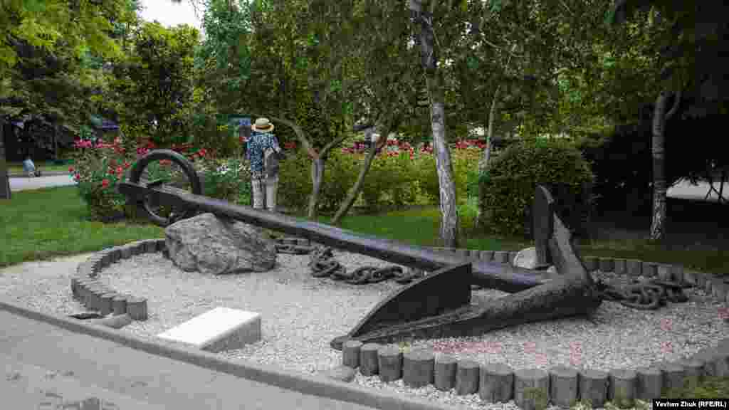 Адміралтейський якір в пам'ять про закладення бульвару