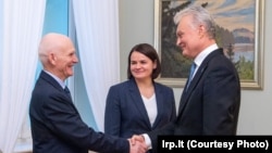 Алесь Бяляцкі, Сьвятлана Ціханоўская, Гітанас Наўседа