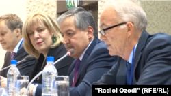 Duşenbe, ÝHHG-nyň söz we metbugat azatlygyna bagyşlanan regional maslahaty,19-njy noýabr, 2015. 