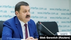 10 вересня 2020 року Міністерство фінансів США запровадило санкції проти позафракційного народного депутата України Андрія Деркача