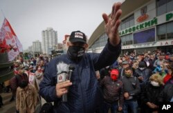 Ціханоўскі на перадвыбарчым пікеце ля менскага Камароўскага рынку. 24 траўня 2020 году