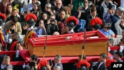 У Рыме разьвітваюцца з папам Францішкам. ФОТА