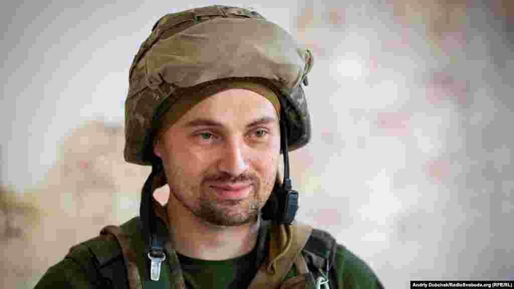 ​&laquo;Ряба&raquo; Йому 33 і він із Черкас. Цей військовий боронить позиції біля Мар'їнки.&nbsp; &nbsp;