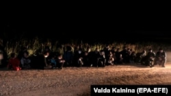 Plecați din propria țară de frica talibanilor, refugiații trec ilegal granițele