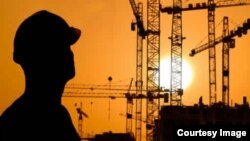 خاوند: تجربه دوران ۲۸ ساله بعد از پایان جنگ با عراق نشان داد که فروریزی اقتصاد کشور تنها از پیآمد‌های جنگ و یا بی‌ثباتی‌های دوران انقلاب سرچشمه نگرفته است