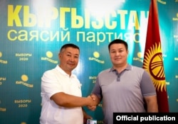 Лидер партии «Кыргызстан» Канатбек Исаев и депутат Талант Мамытов.