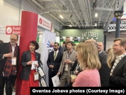 გვანცა ჯობავა ლონდონის წიგნის ბაზრობაზე.