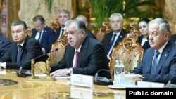 Эмомалӣ Раҳмон гуфтааст, ҳамкории ду кишвар дар масъалаҳои муҳоҷират “дар фазои созанда пеш меравад”.