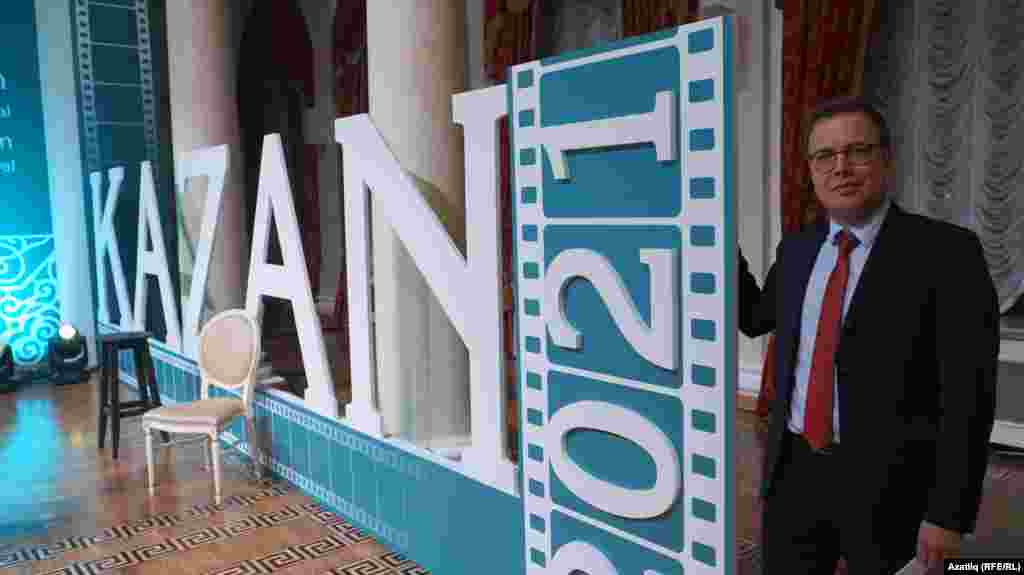 Фестивальдә катнашучы "Мине өйдә көтәләр" фильмы режиссеры Александр Долгов