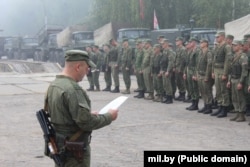 Падрыхтоўка да вучэньняў у адной зь беларускіх частак. 9 жніўня 2025 году